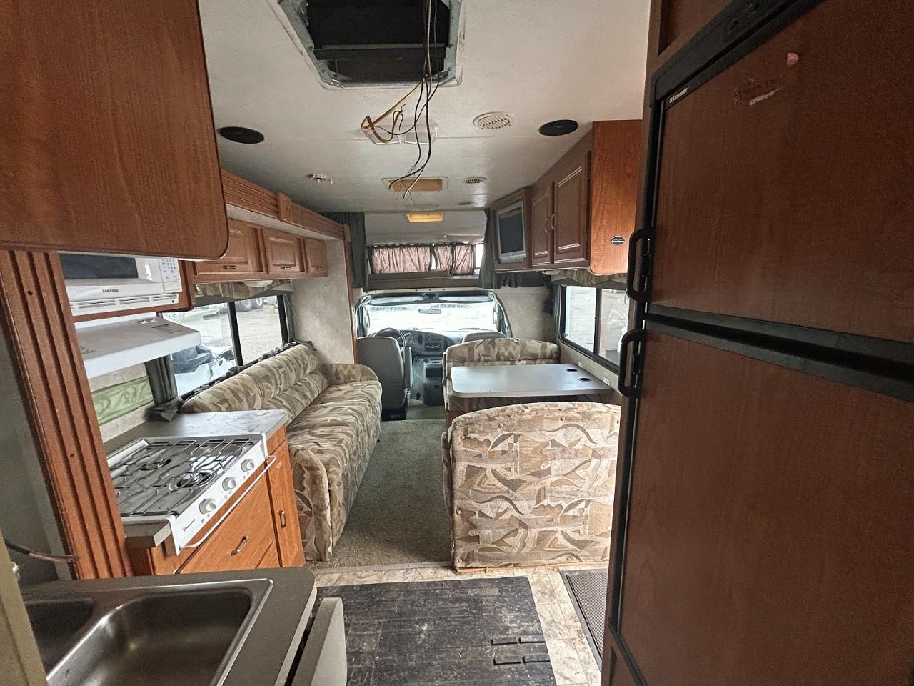 2004 Coachmen Motorhome