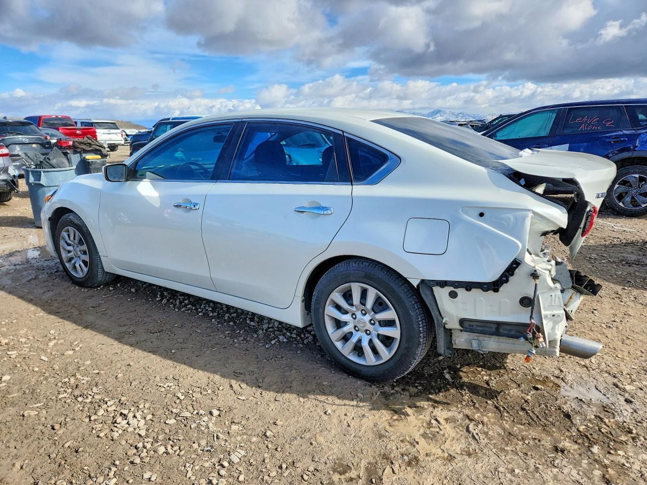 2016 Niss Altima 2.5 s