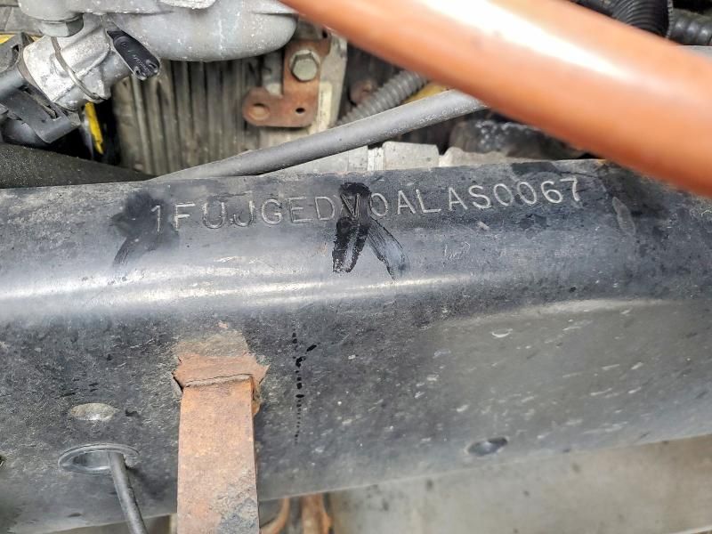 2010 Freightliner Cascadia 125