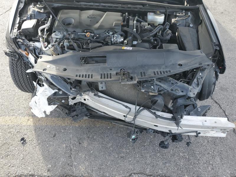 2022 Toyota Camry Hybrid xle