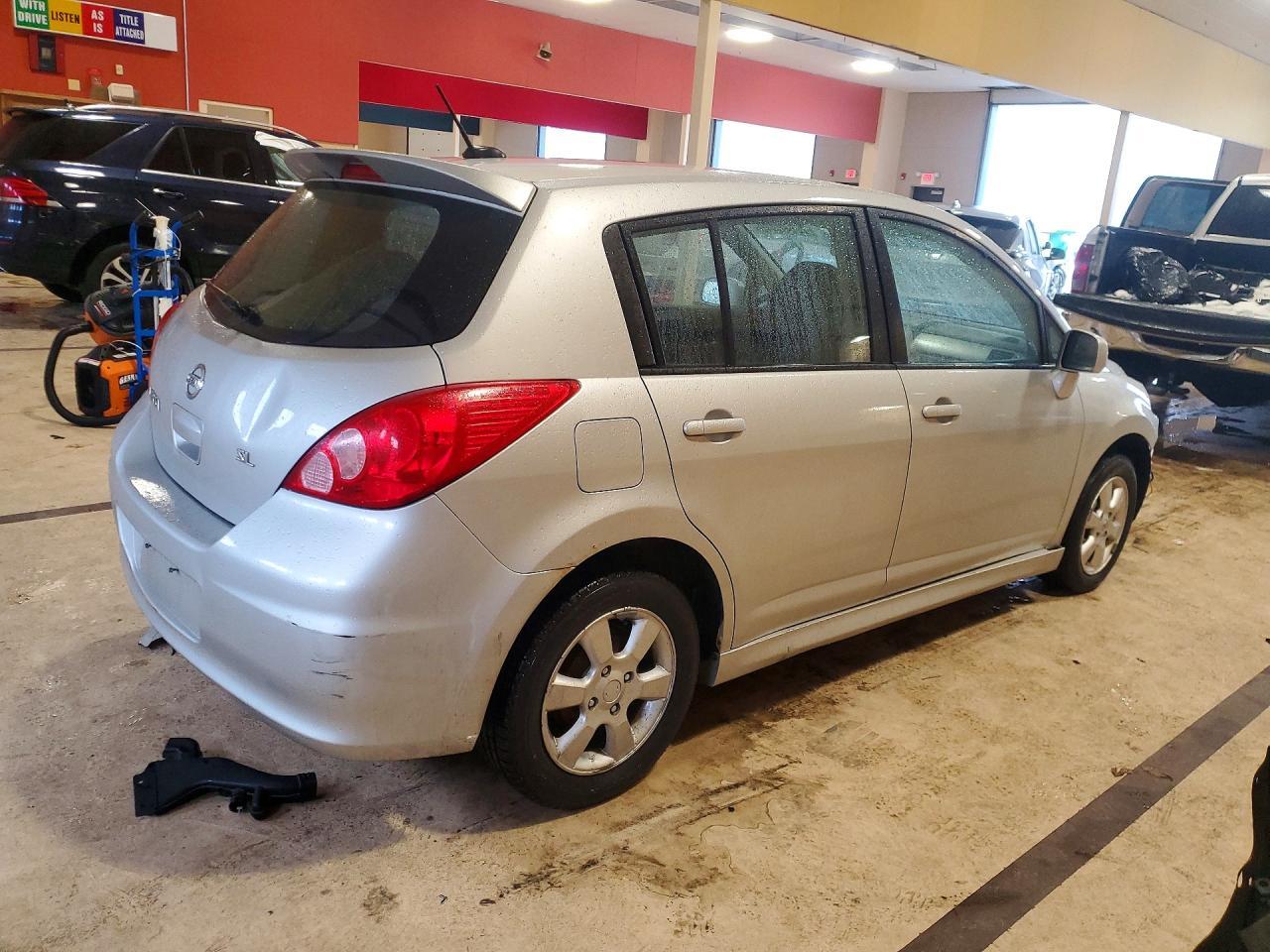 2010 Nissan Versa s
