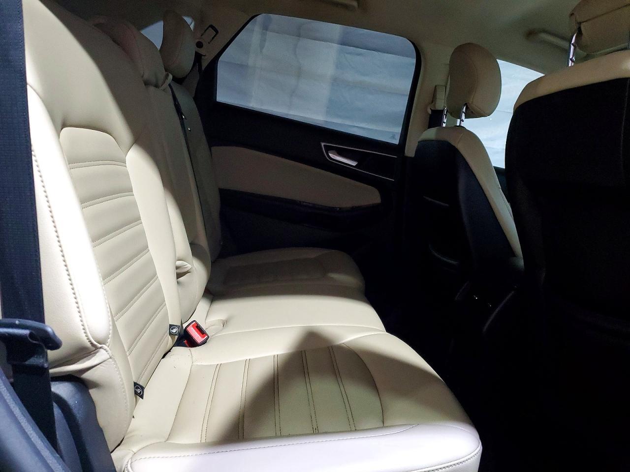 2019 Ford Edge sel