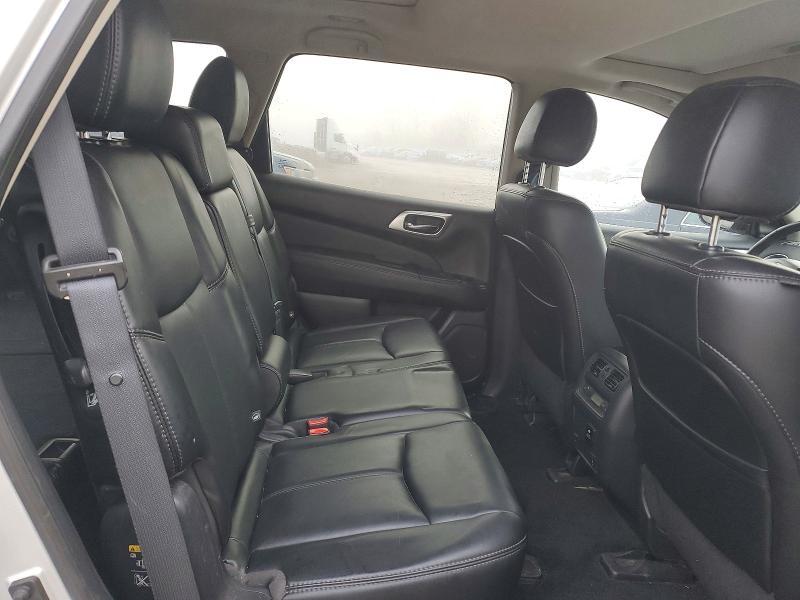 2017 Nissan Pathfinder s
