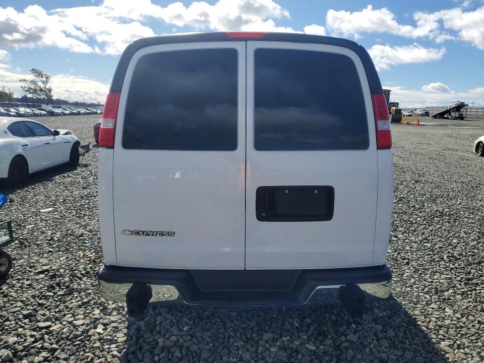 2021 Chevrolet Express G2500