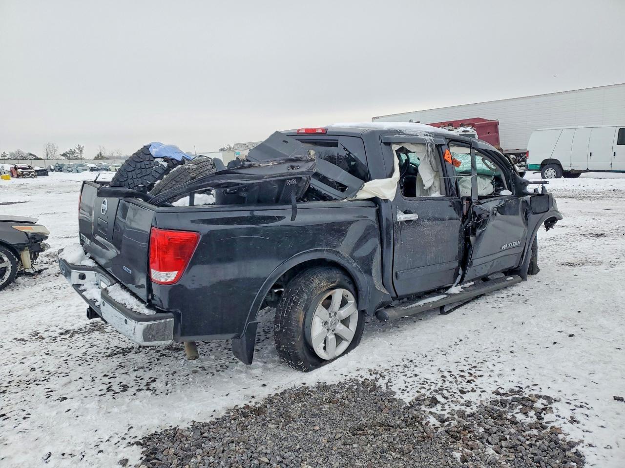 2011 Niss Titan SV
