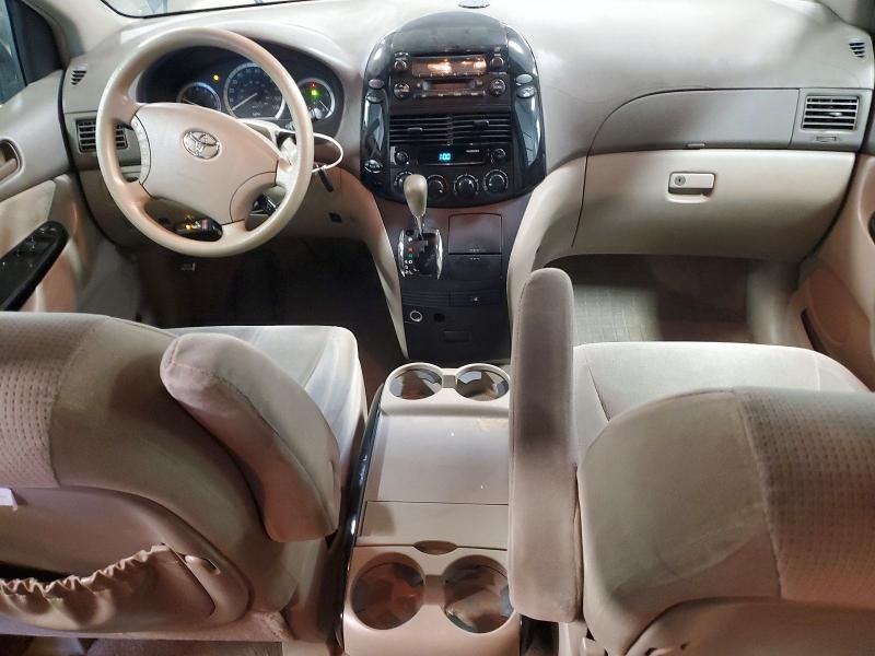2005 Toyota Sienna ce