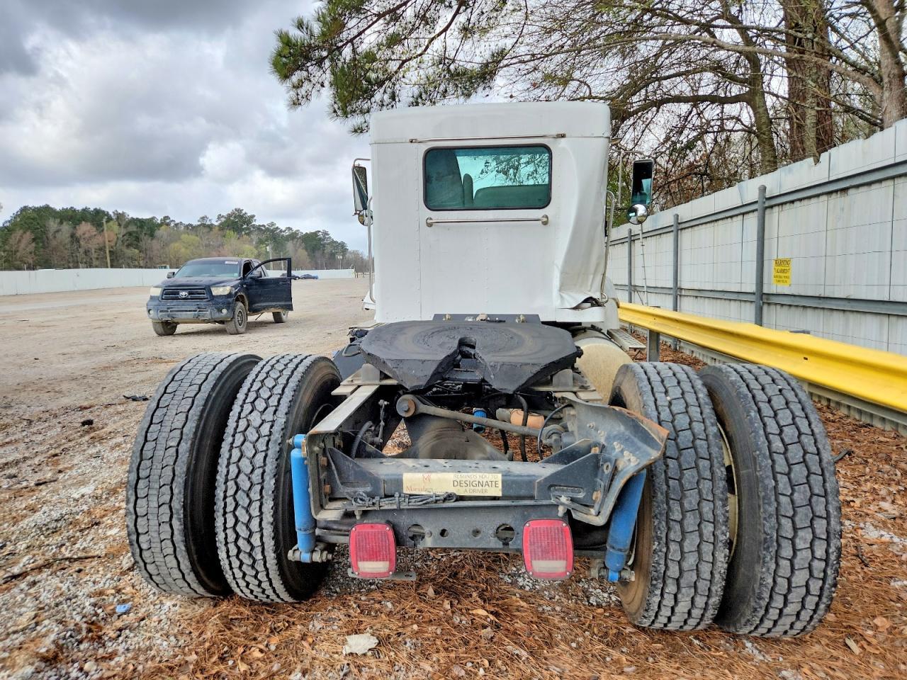 2019 Kenworth T330 Semi Truck