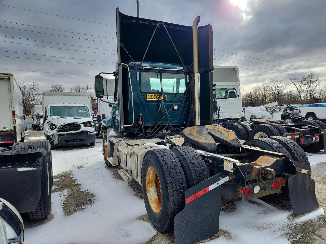 2016 Mack CXU613 Semi Truck