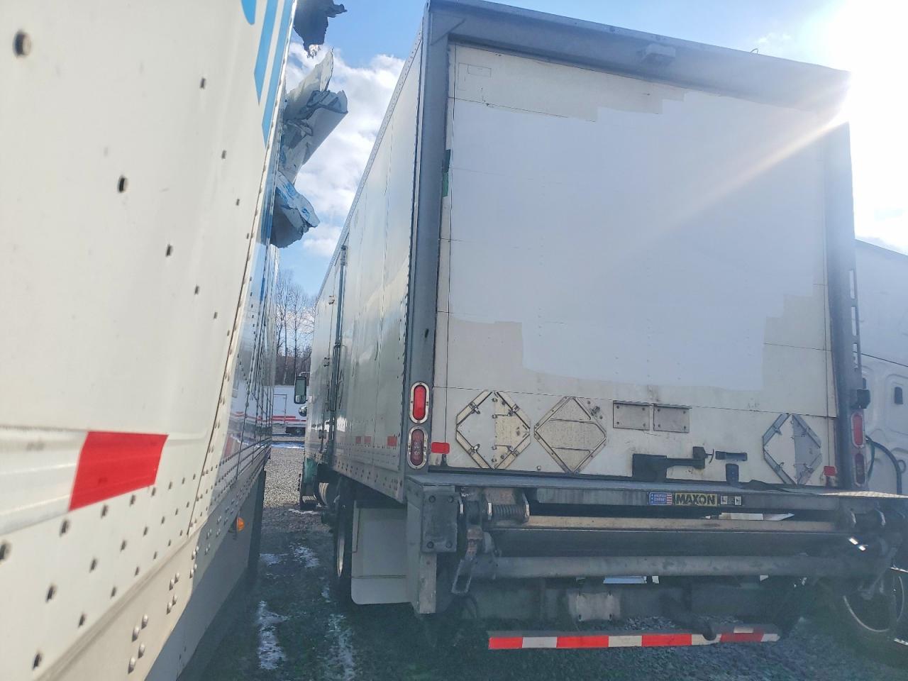 2018 Peterbilt 348 BOX Truck