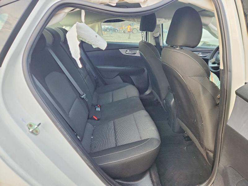 2023 KIA Forte lxs