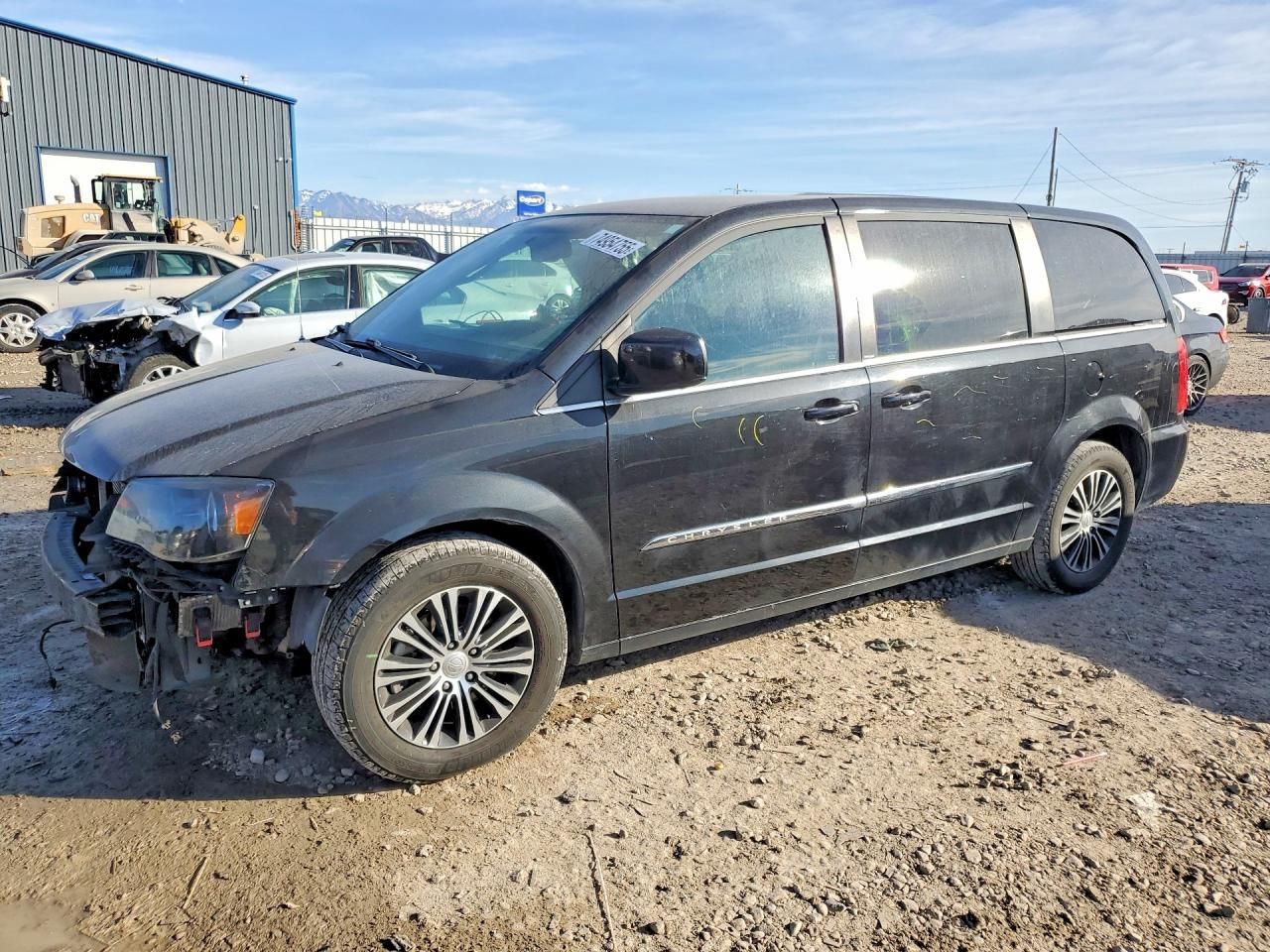 2014 Chrysler Town & Country s