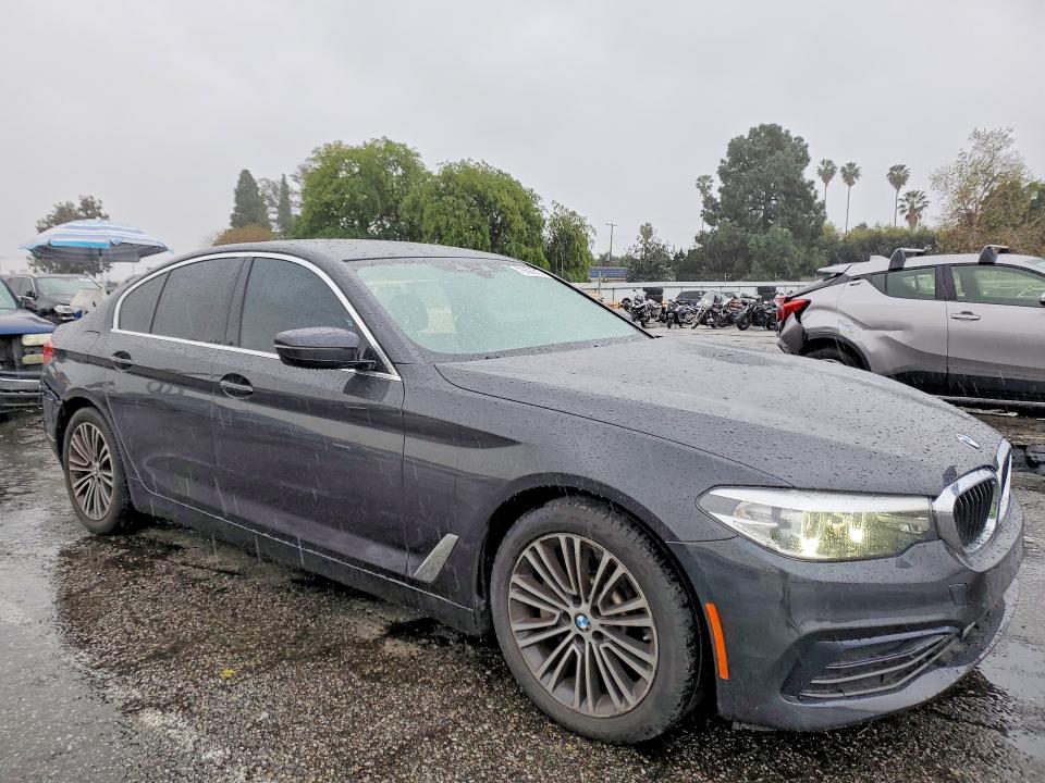 2019 BMW 530 i