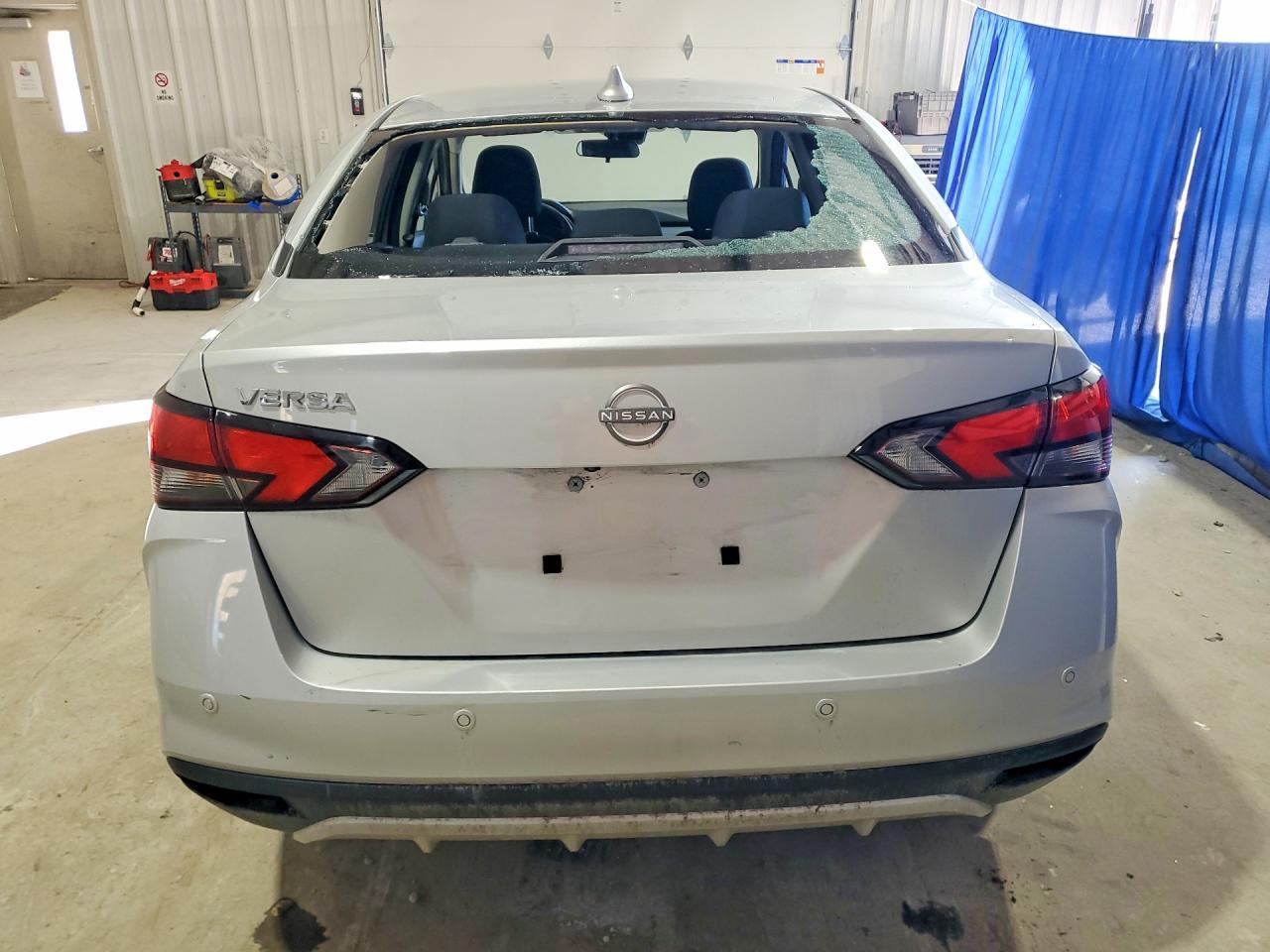 2025 Nissan Versa sv
