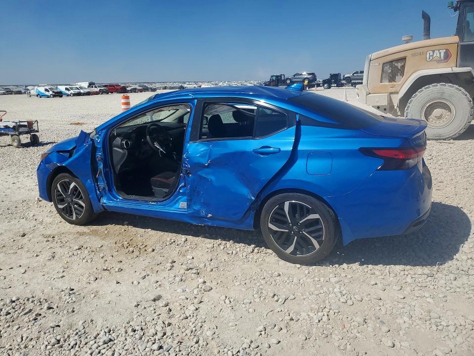 2024 Nissan Versa sr