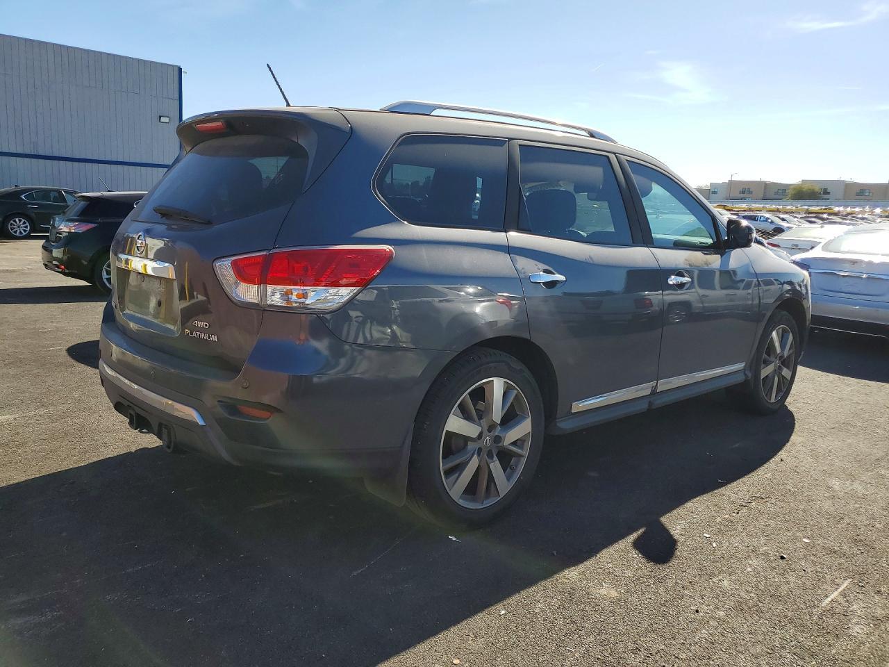 2013 Nissan Pathfinder s