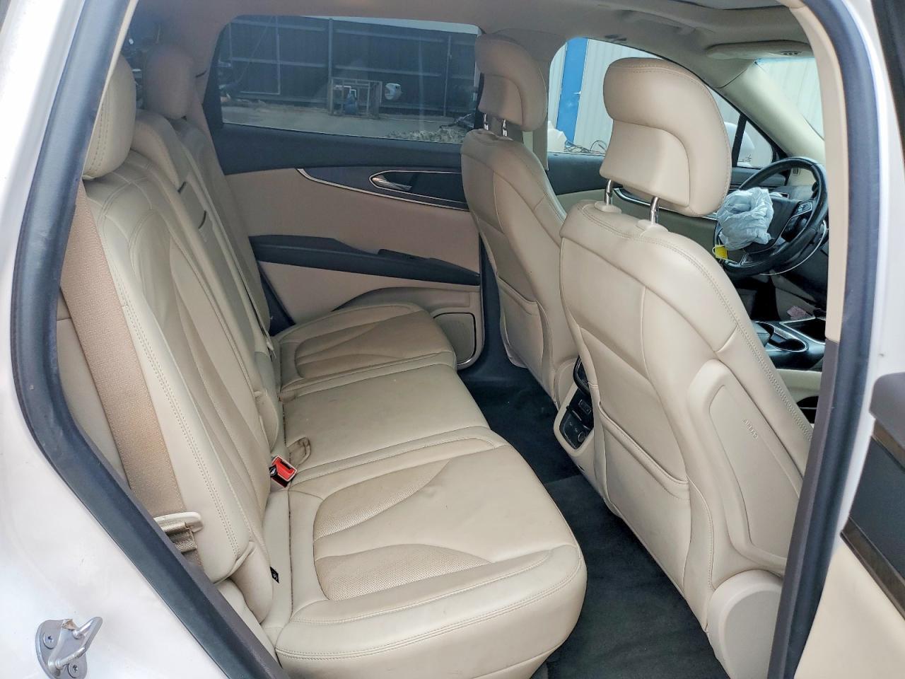 2019 Lincoln Nautilus Select