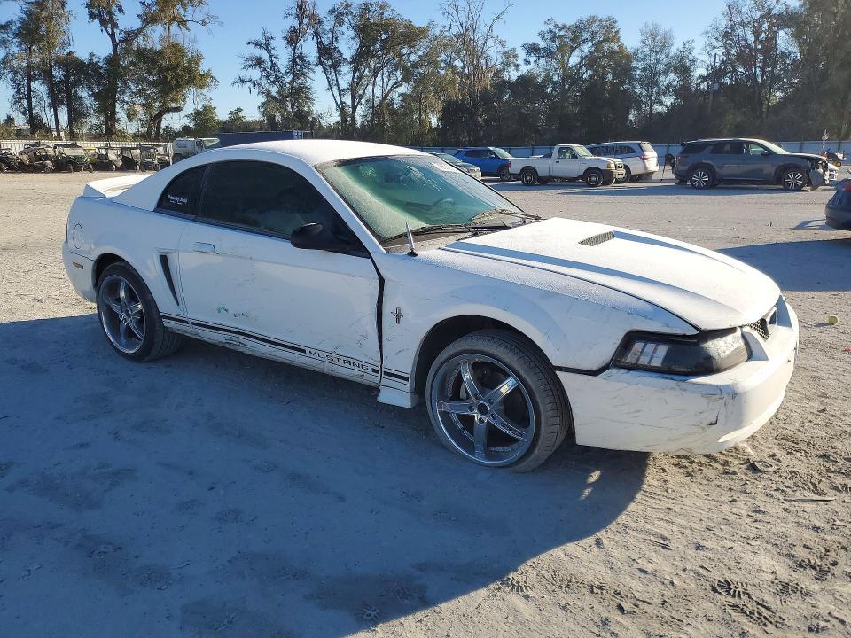 2000 Ford Mustang