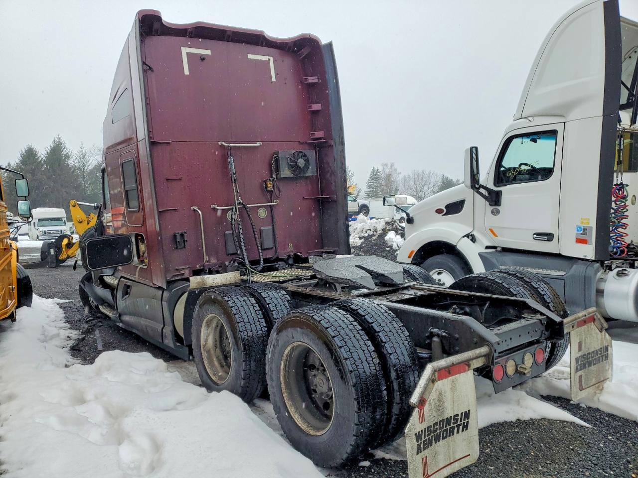 2014 Kenworth T680 Semi Truck