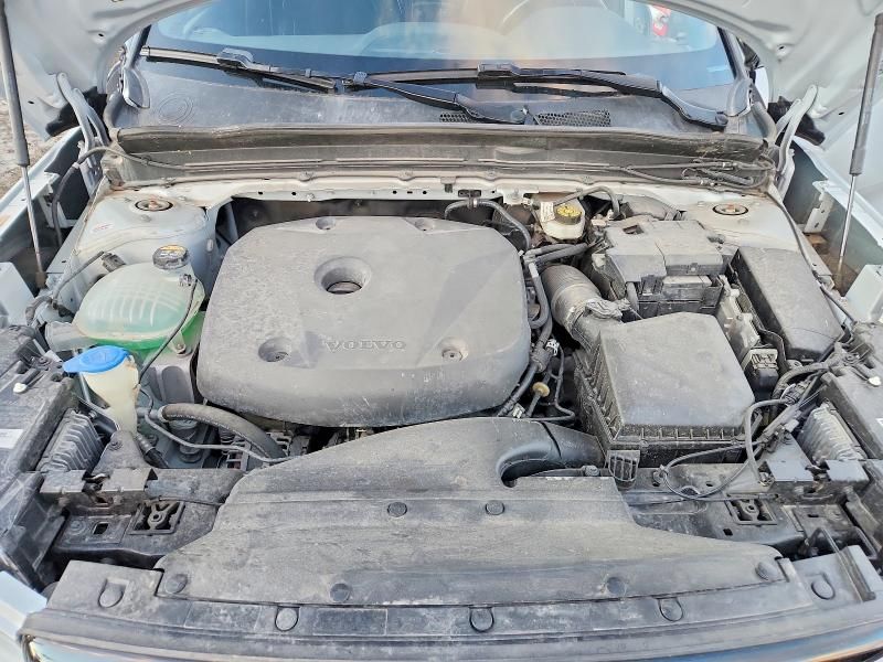 2021 Volvo Xc40 T5 R-design