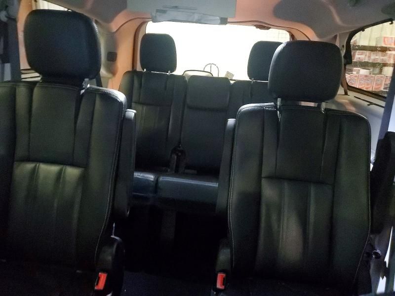 2016 Chrysler Town & Country Touring l