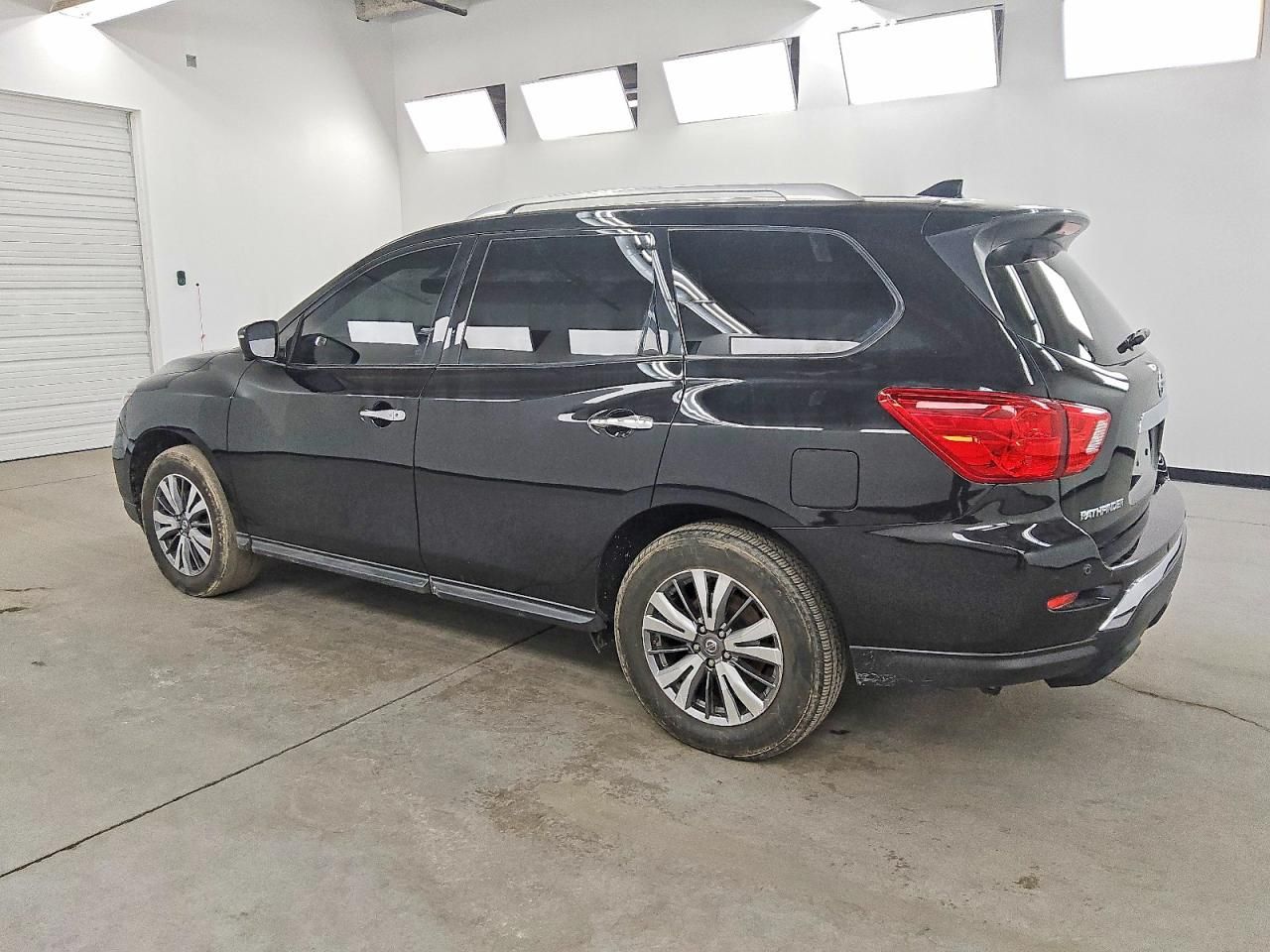 2020 Nissan Pathfinder sl