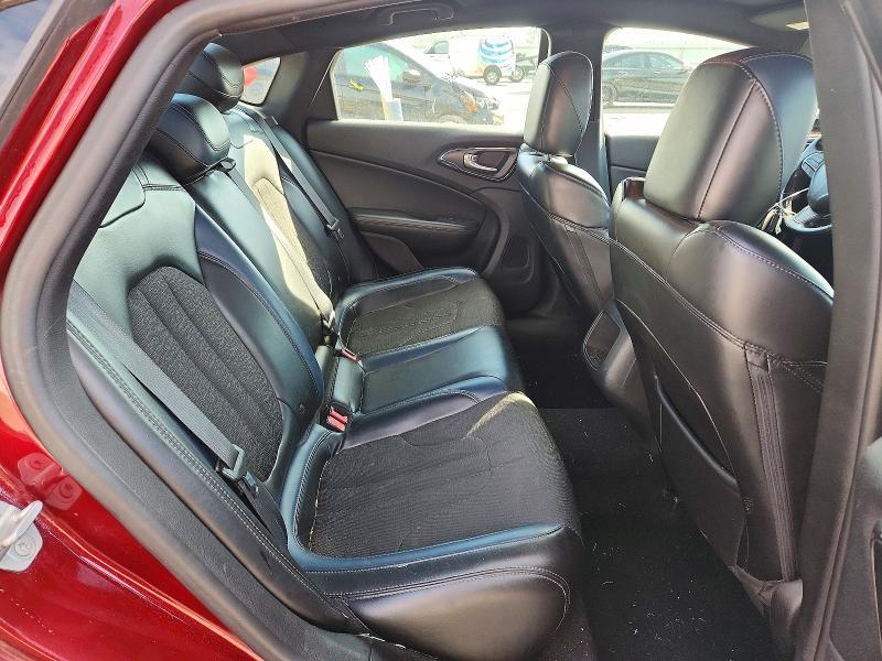 2015 Chrysler 200 s