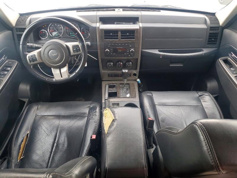 2012 Jeep Liberty jet