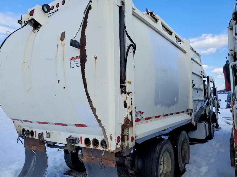 2018 Mack MRU613 Refuse Truck