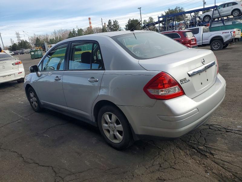 2011 Nissan Versa s