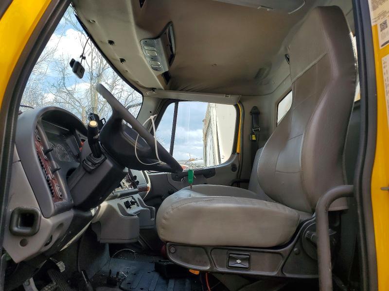 2018 Freigliner 2018 Freightliner Business Class M2 box Truck
