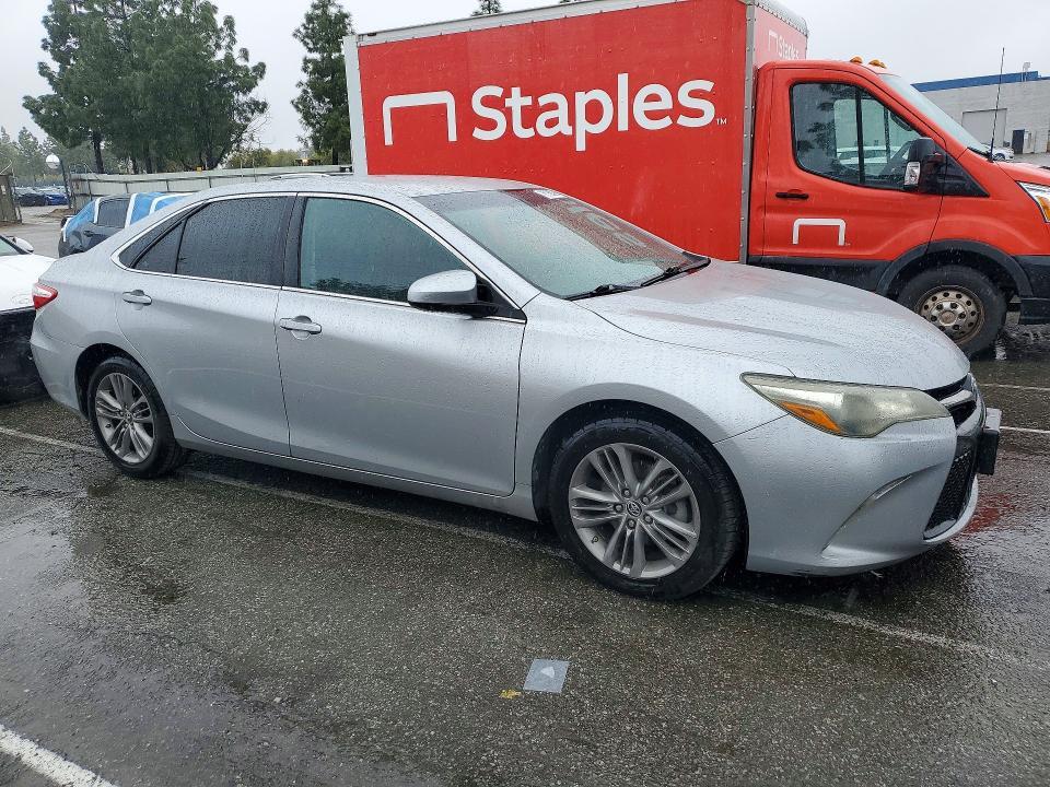 2015 Toyota Camry le