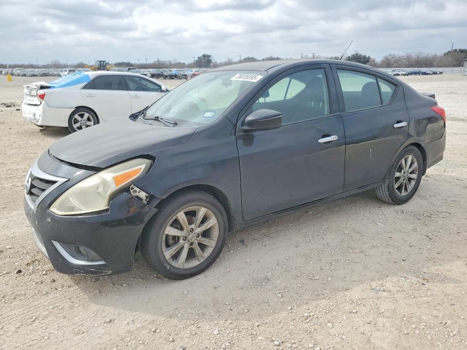 2015 Niss Versa s