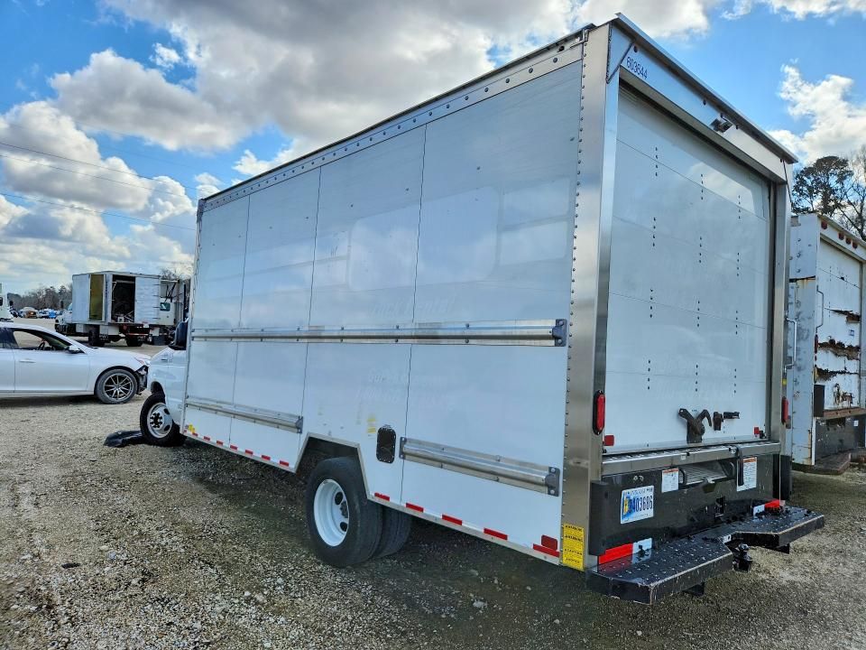 2023 Ford Econoline-BOX Truck