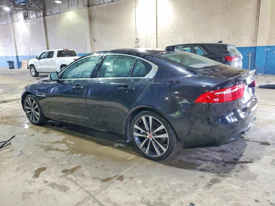 2017 Jaguar Xe Prestige