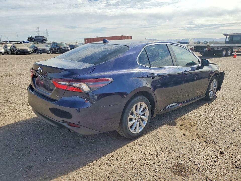 2022 Toyota Camry le