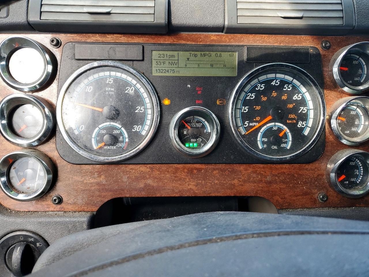 2016 Freigliner 2016 Freightliner Cascadia 1-Semi Truck