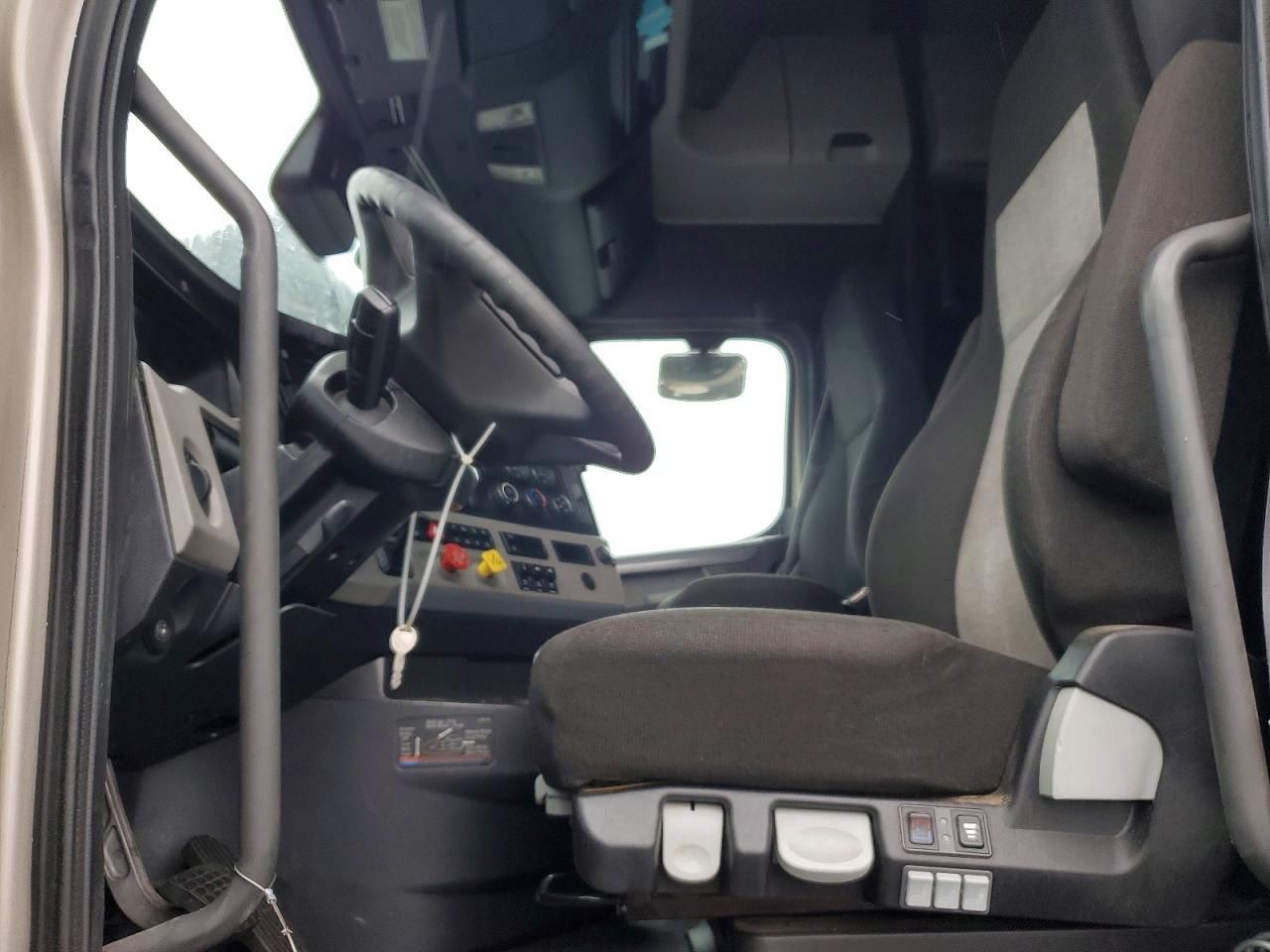 2021 Freigliner 2021 Freightliner Cascadia 126 Semi Truck