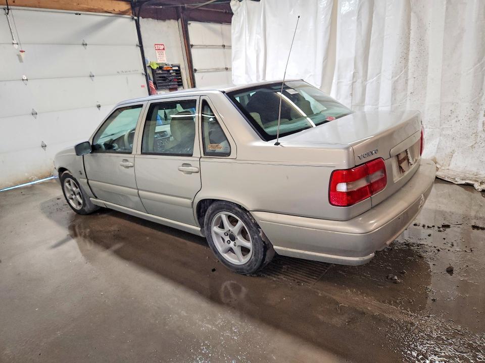 2000 Volvo S70 Base