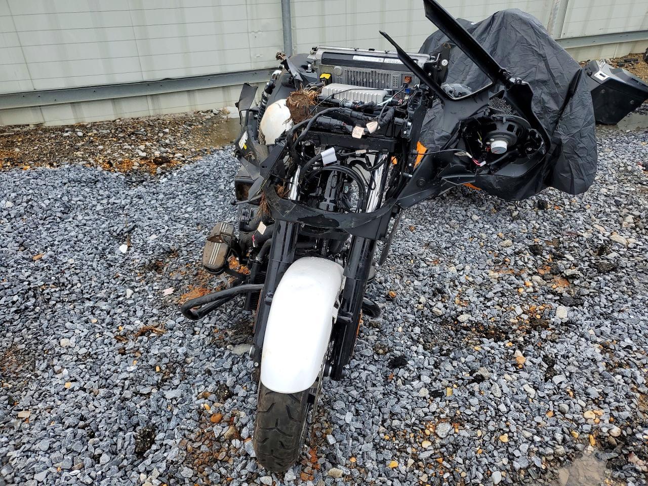 2025 Harley-Davidson Flhx