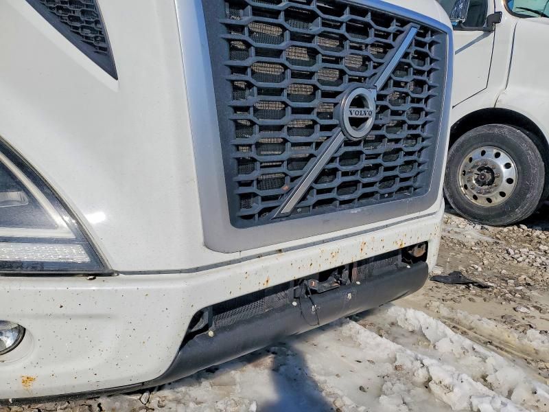 2020 Volvo VNR