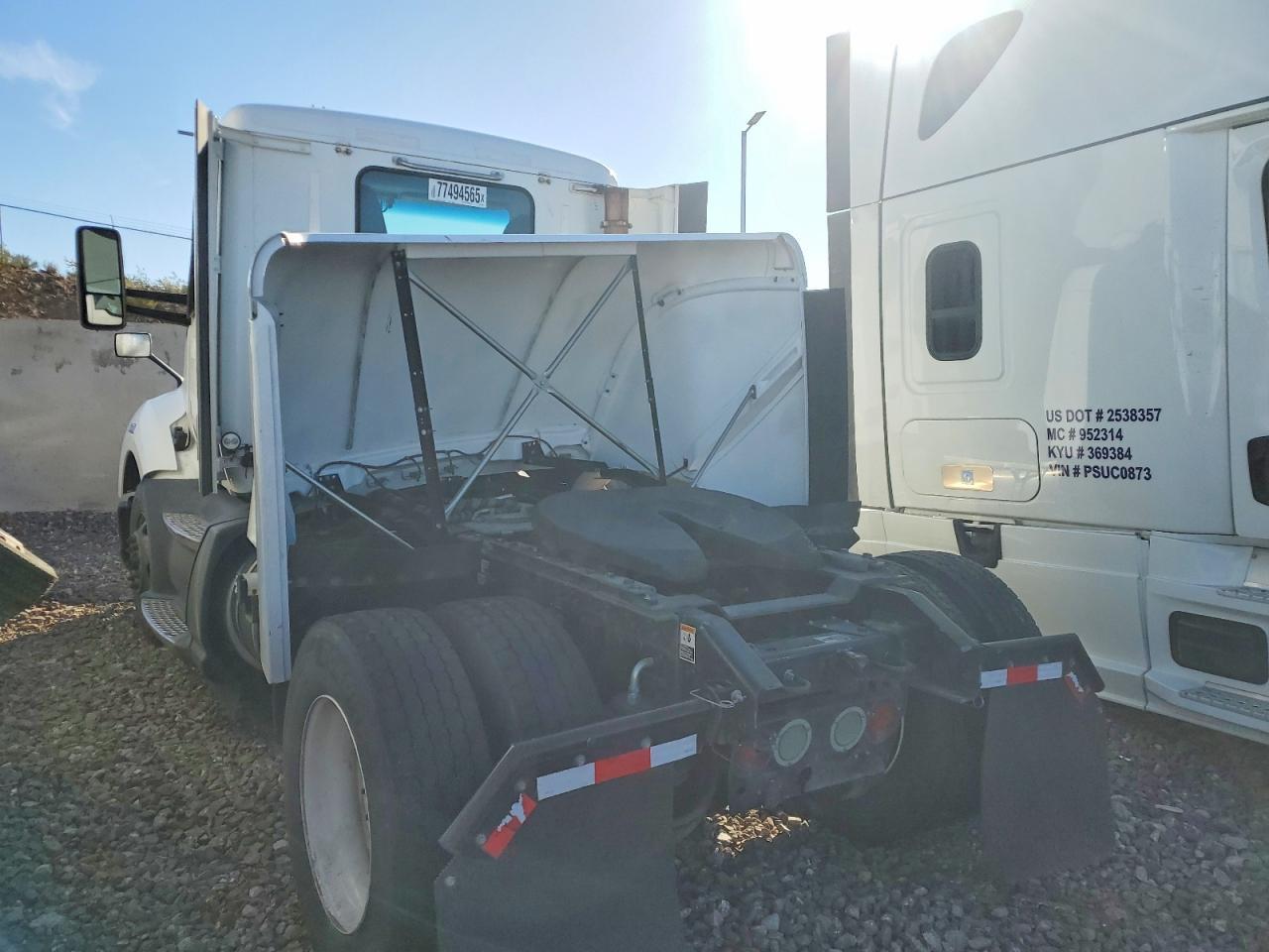 2019 Kenworth T680 Semi Truck