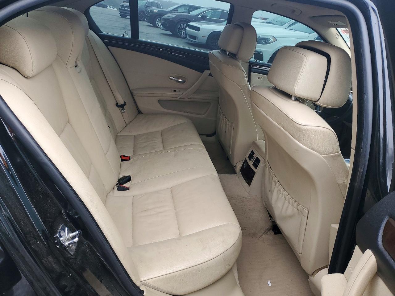 2010 BMW 528 i