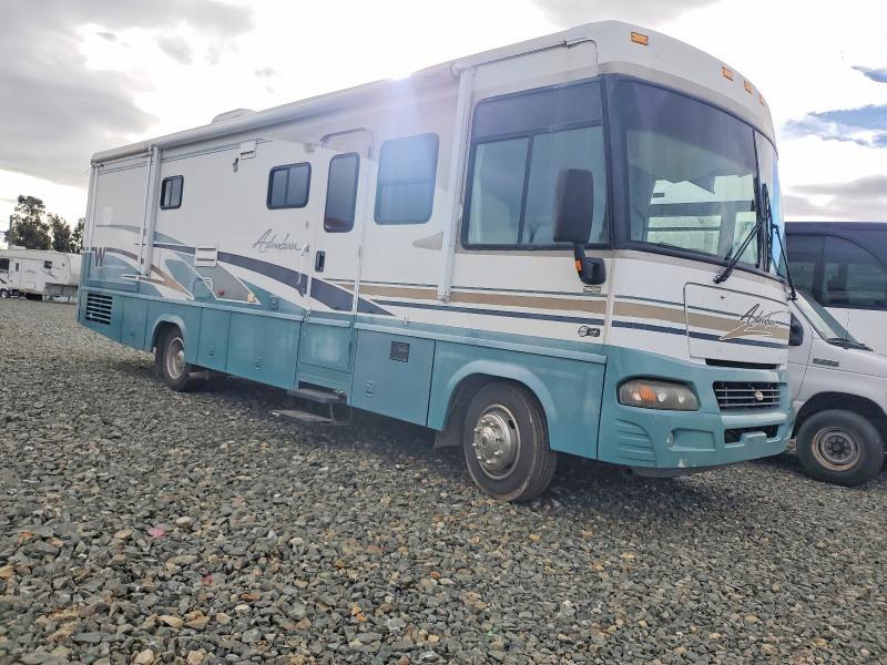 2004 Winnebago 2004 Winn Motorhome Chassis-Camper