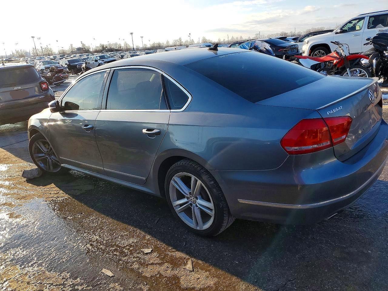 2013 Volkswagen Passat sel