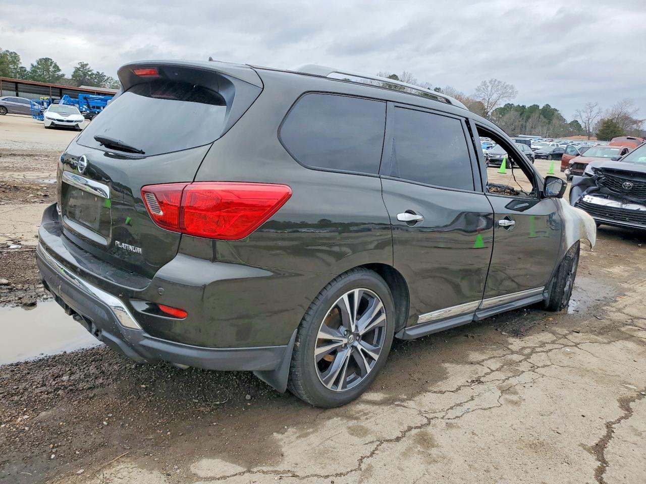2017 Nissan Pathfinder s