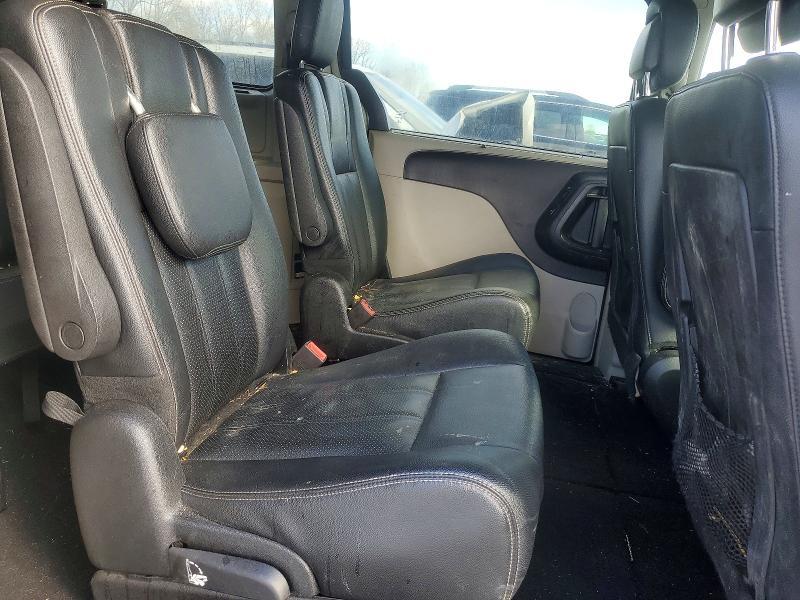 2016 Chrysler Town & Country Touring l