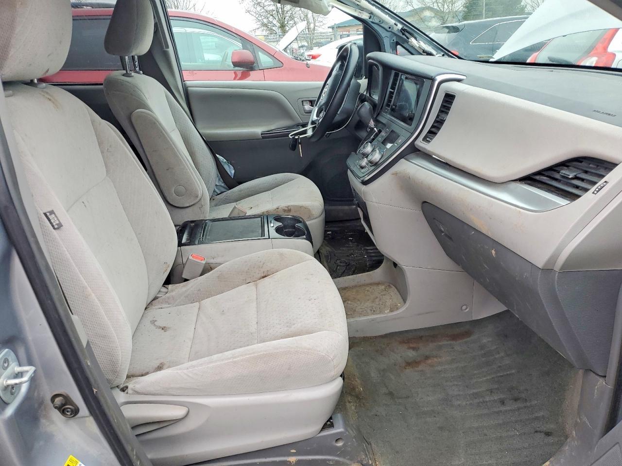 2016 Toyota Sienna le