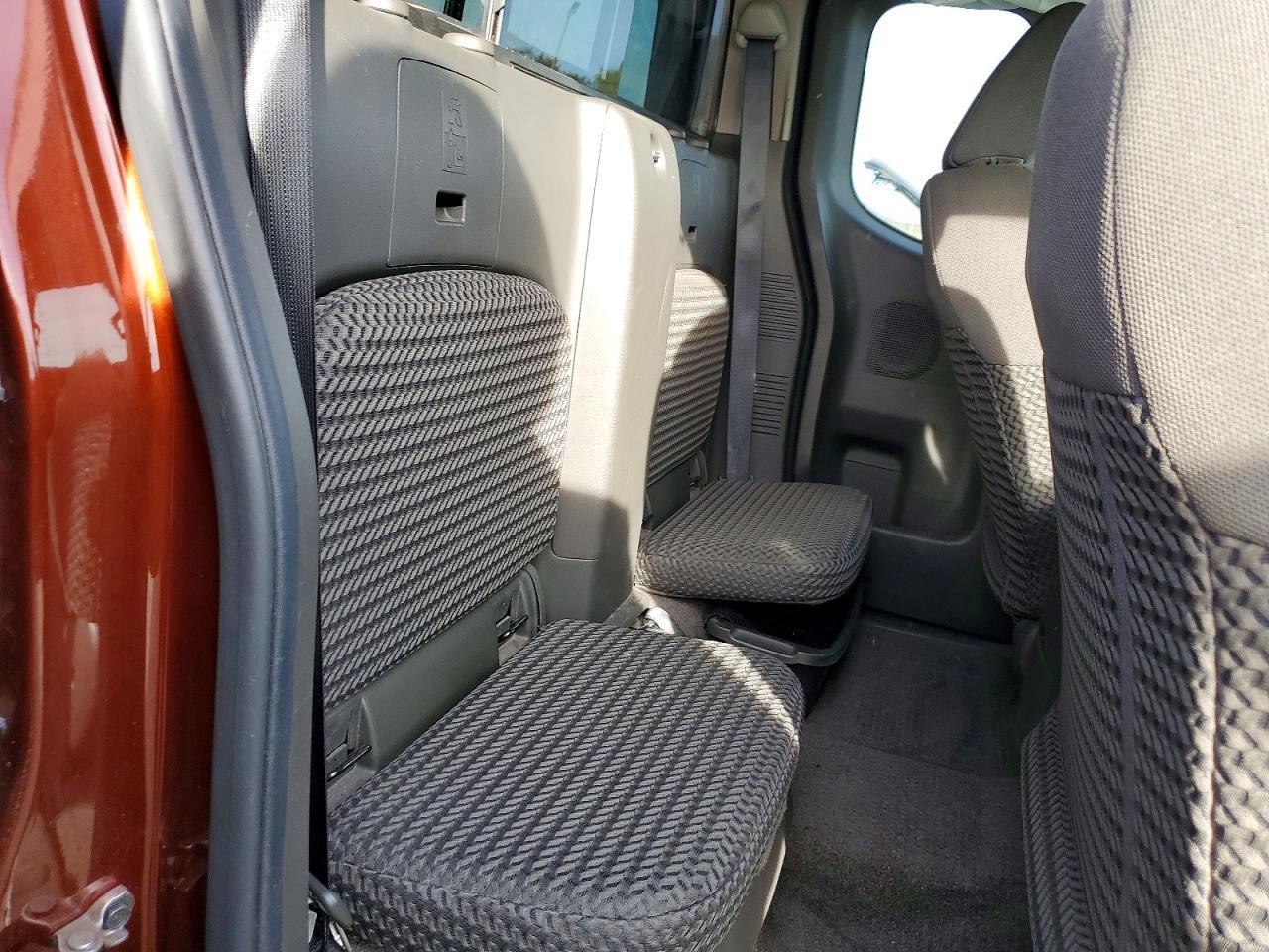 2017 Nissan Frontier SV