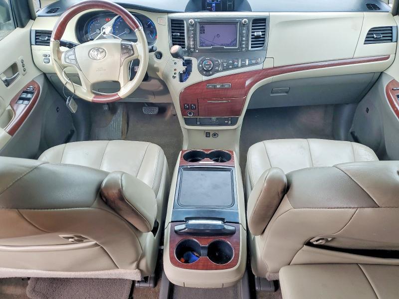 2013 Toyota Sienna xle