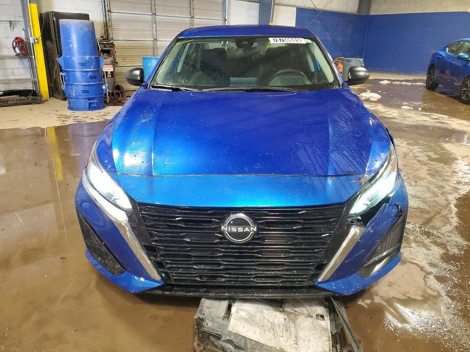 2025 Nissan Altima 2.5 sv